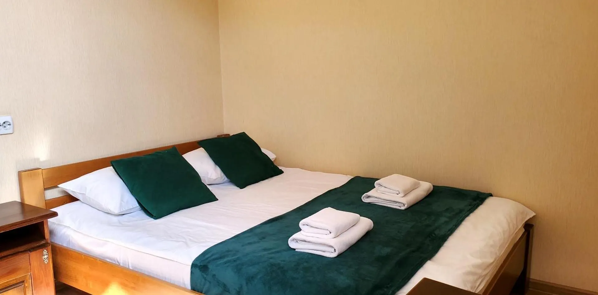 Etna Hotel Lviv