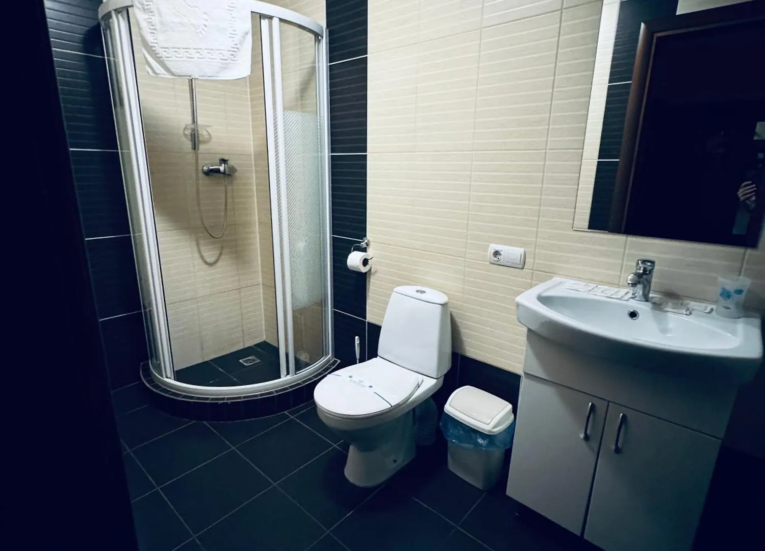 Etna Hotel Lviv