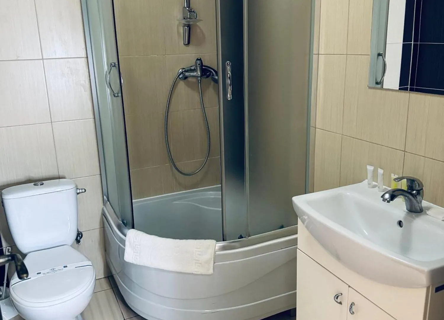 Etna Hotel Lviv
